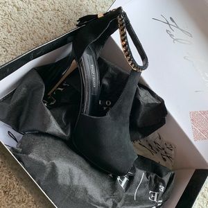 White House Black Market Adonia Heel